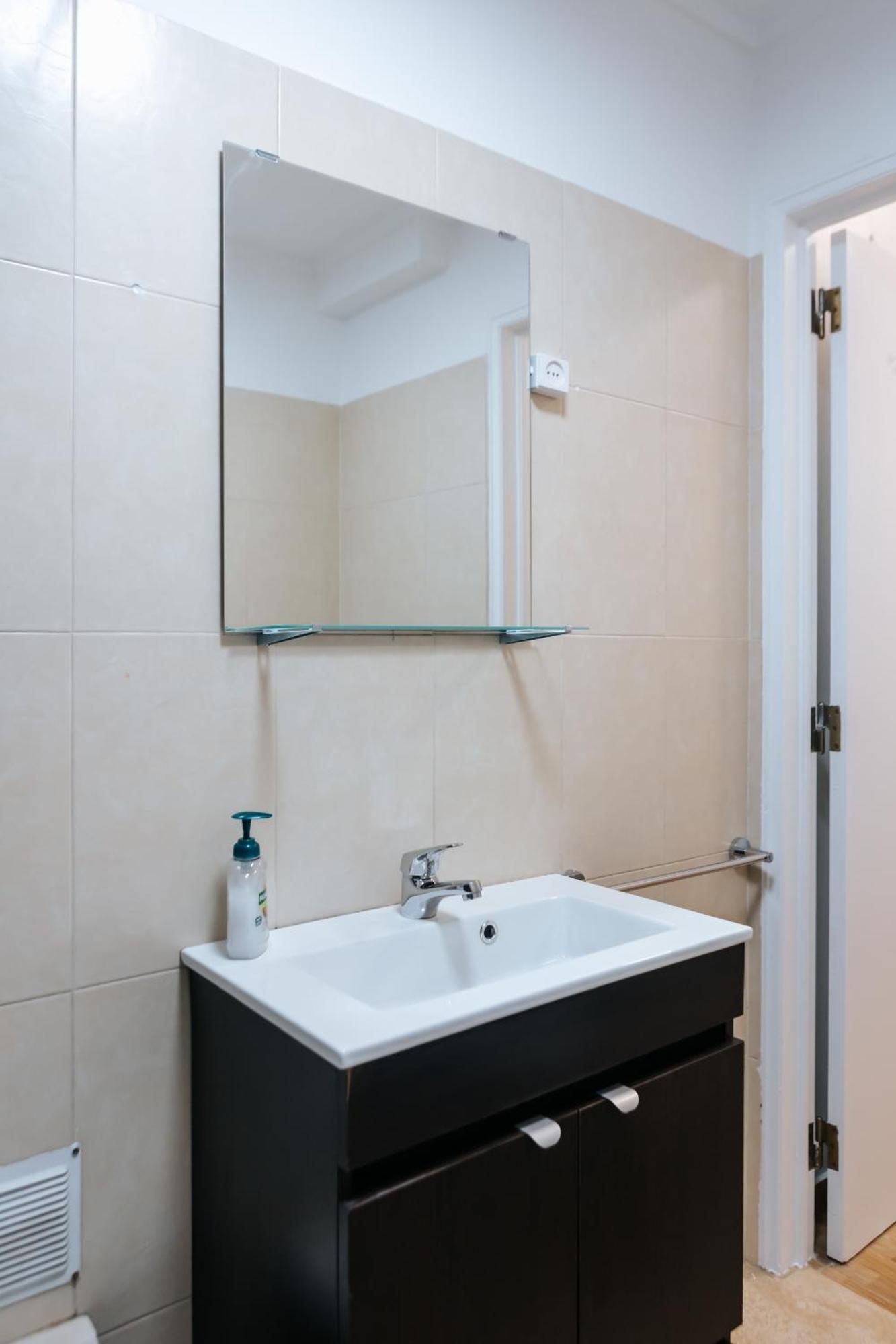 - Almirante Reis Ii Apartment *